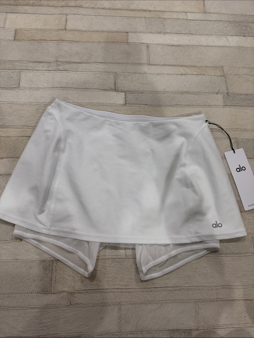 ALO soft serve it up skirt - Picture 3 of 7